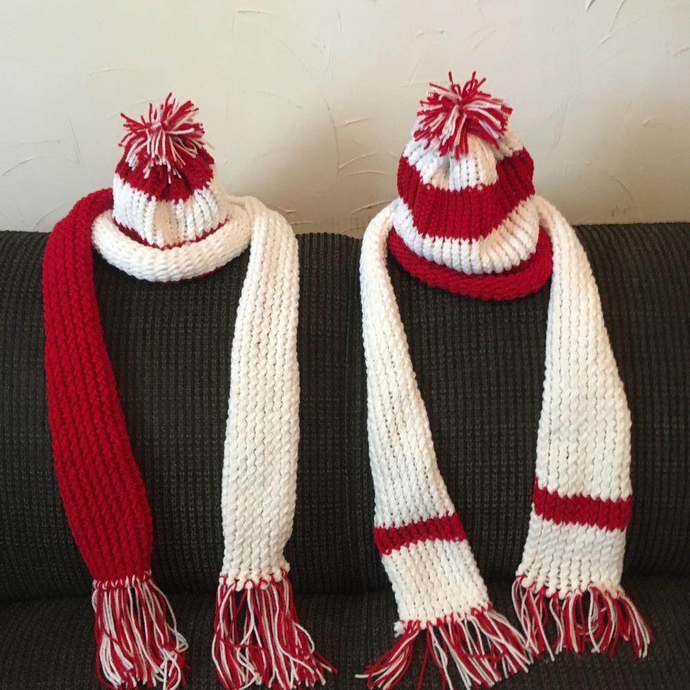 Set of scarfs and hats
